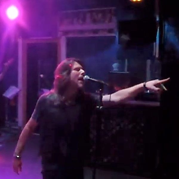 «El rock de los locos por rozar su piel»